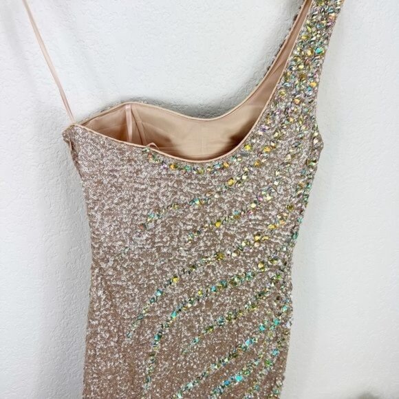 La femme One Shoulder Sequin Beaded Tan Gold Gown Formal Size 6 - Picture 4 of 5